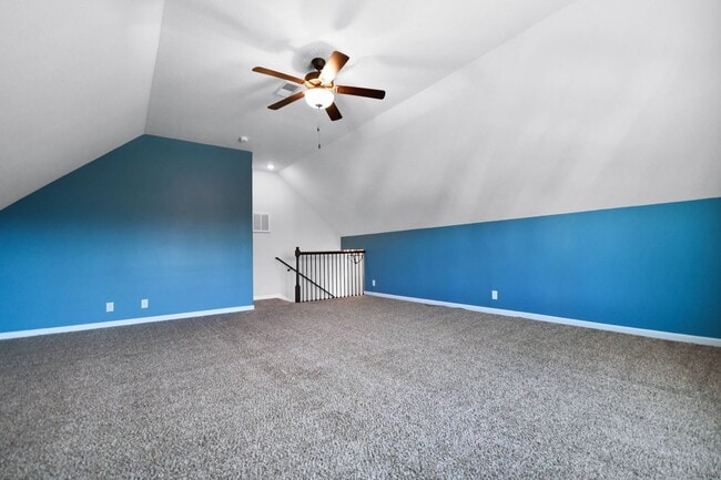 Building Photo - Pet Friendly Three Bedroom with Bonus!
