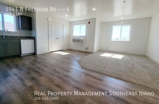 Building Photo - 5941 N Freedom Rd