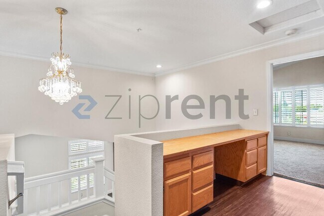 Building Photo - 1366 Jayhawk Ln