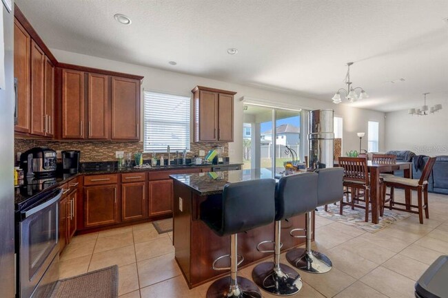 Building Photo - 5115 Longmeadow Park St