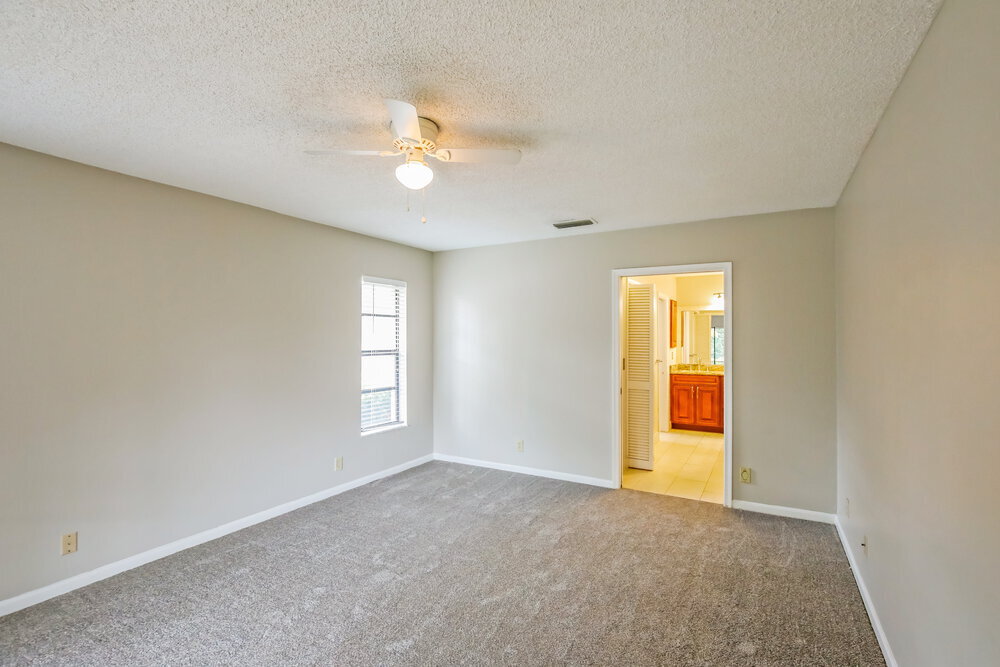 Building Photo - 518 Azure Ave