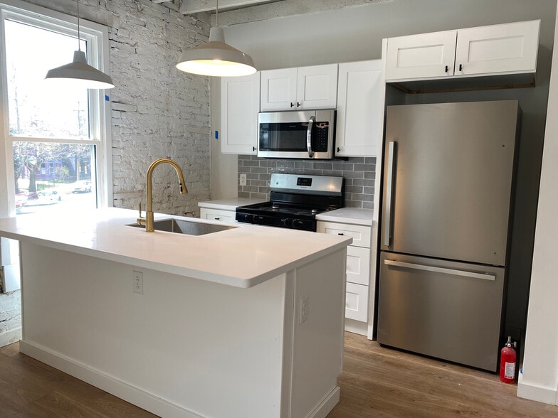 Kitchen - 2258 W 10th St
