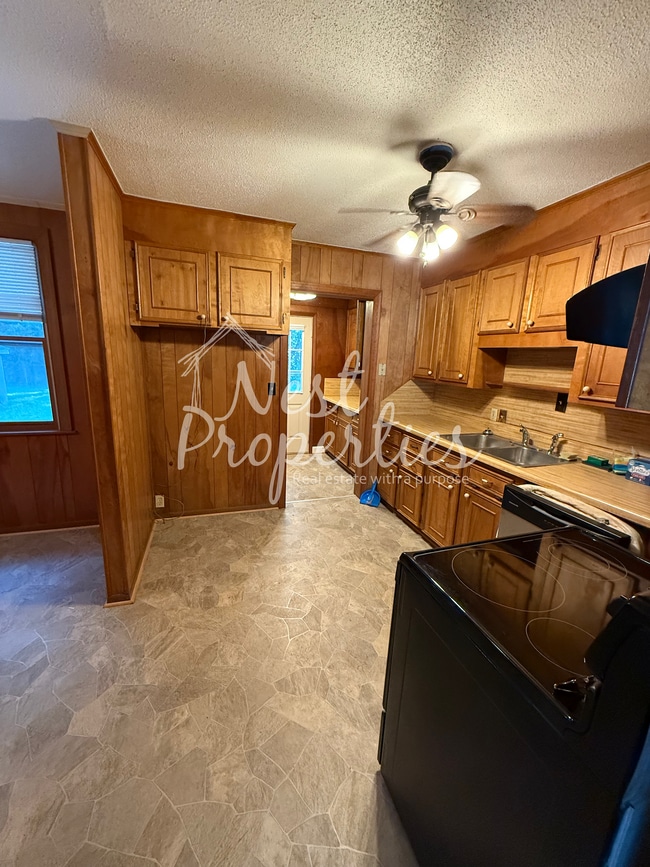 Building Photo - 1826 Horseshoe Dr