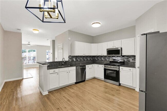 Building Photo - 3160 Mill Springs Cir NE