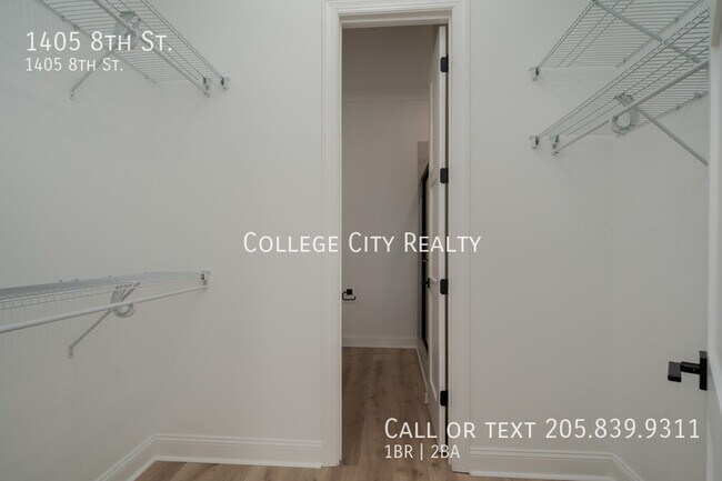 Building Photo - 1405 8th St