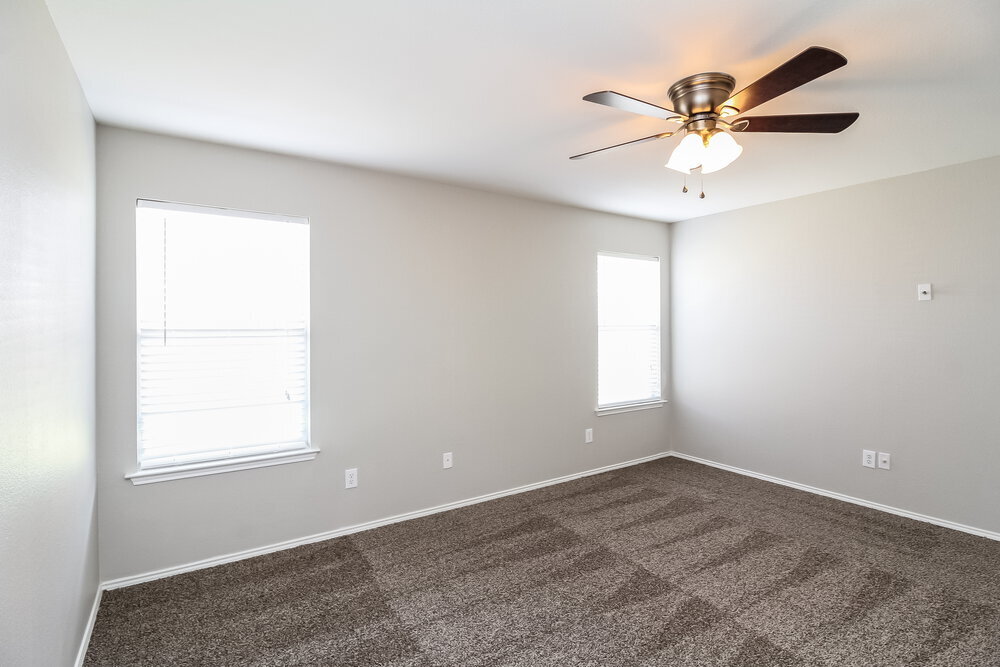 Building Photo - 2033 Pine Knot Dr