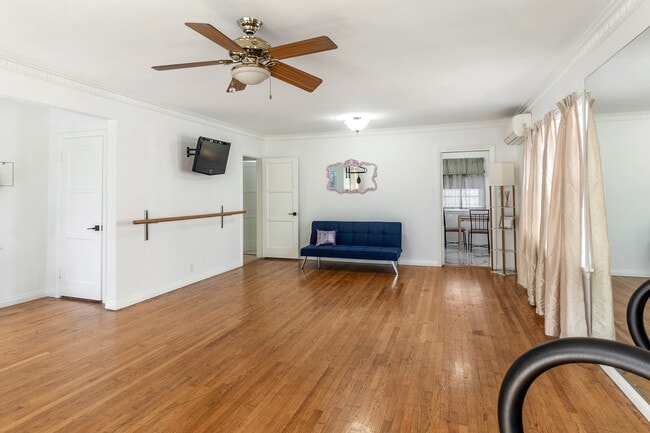 Building Photo - 1429 Ellsmere Ave