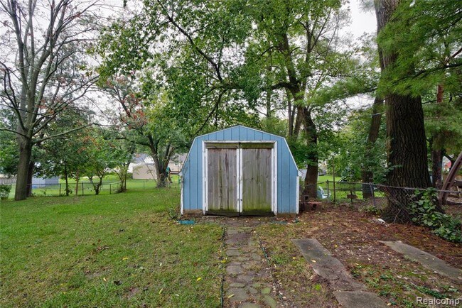 Building Photo - 249 S Chocolay Ave