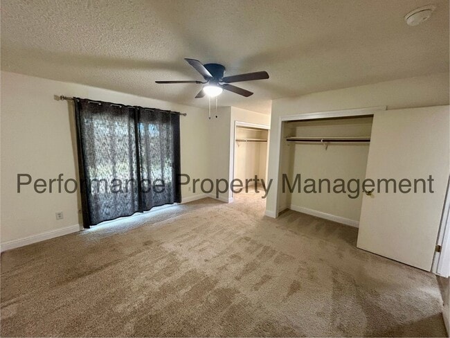 Building Photo - Cozy 3 Bed/2 Bath Home in SW Bakersfield w/ RBP & Security Deposit Alternative Option