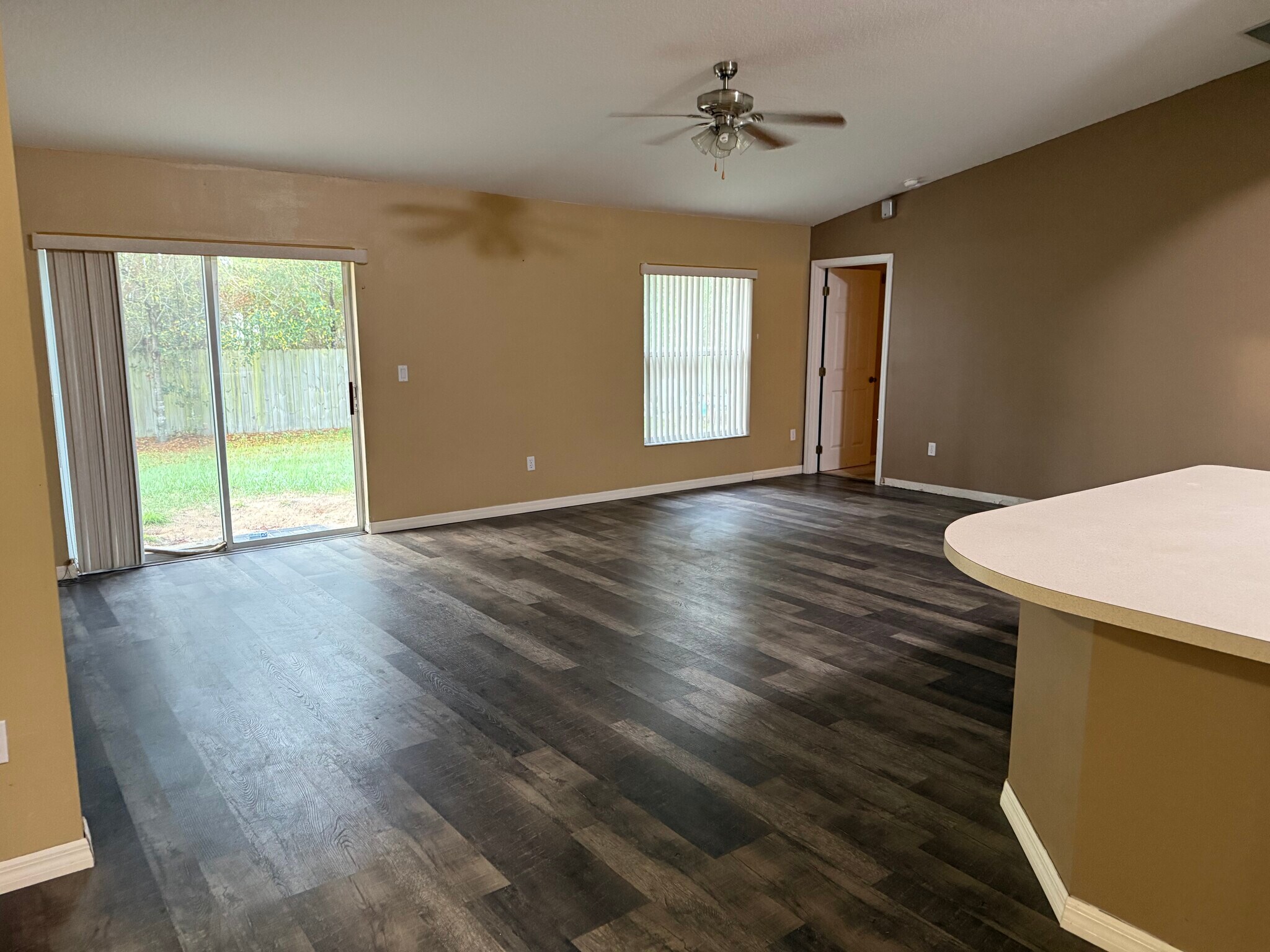 Building Photo - 49 Hemlock Trce