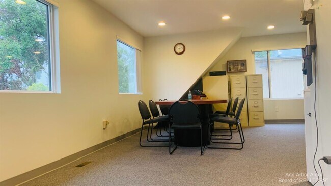 Building Photo - 4470 Jackson Rd