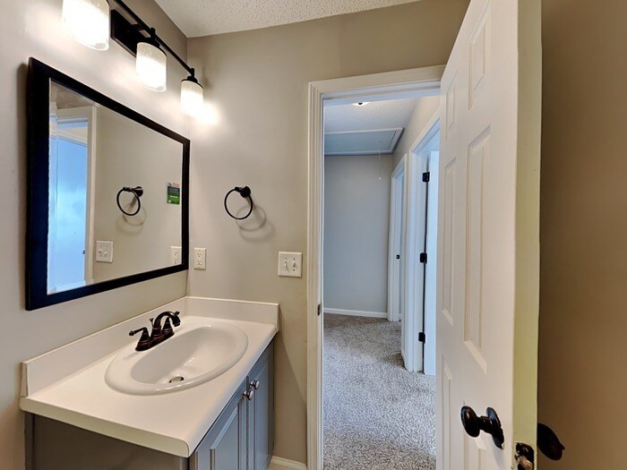 Building Photo - 50 Crestfield Cir