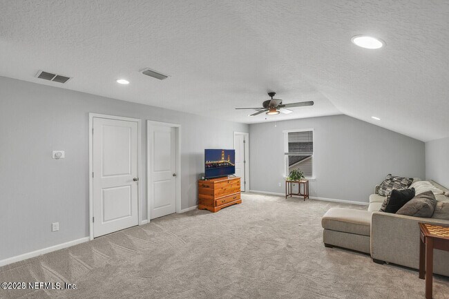 Building Photo - 268 Hutchinson Ln