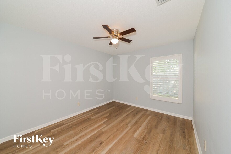 Building Photo - 92 Stanford Rd