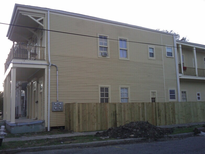Primary Photo - 2001-2003 Baronne St