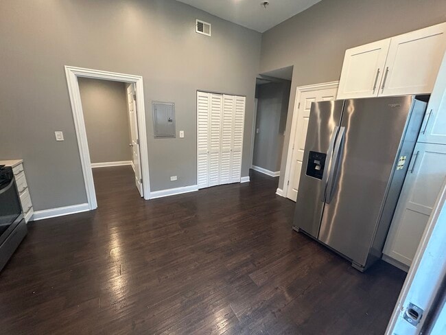 Building Photo - 1301 S 51st Ave