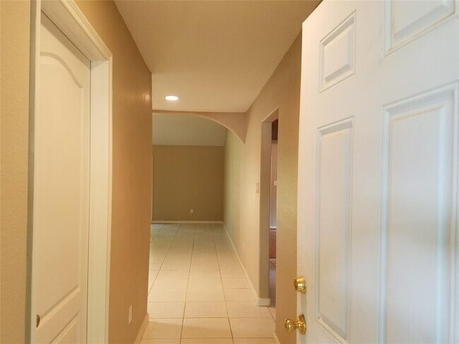 Building Photo - 5530 Melanite Ave