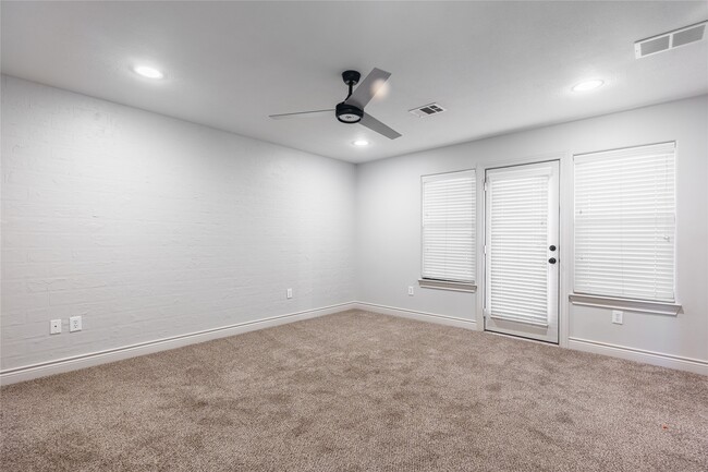 Building Photo - 3104 Hamilton St