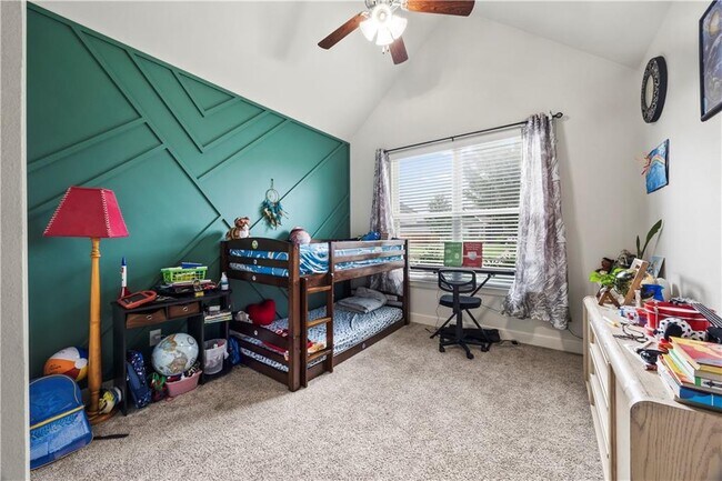 Building Photo - 1041 Silver Maple St