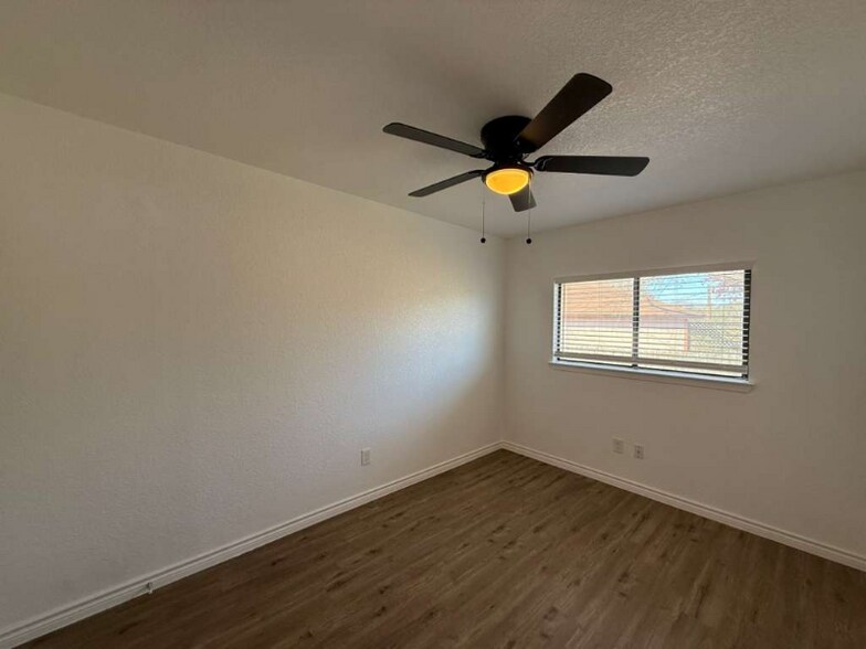 Building Photo - 4455 Sherwood Way