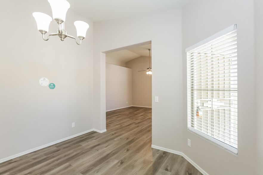 Building Photo - 6350 W Hilton Ave