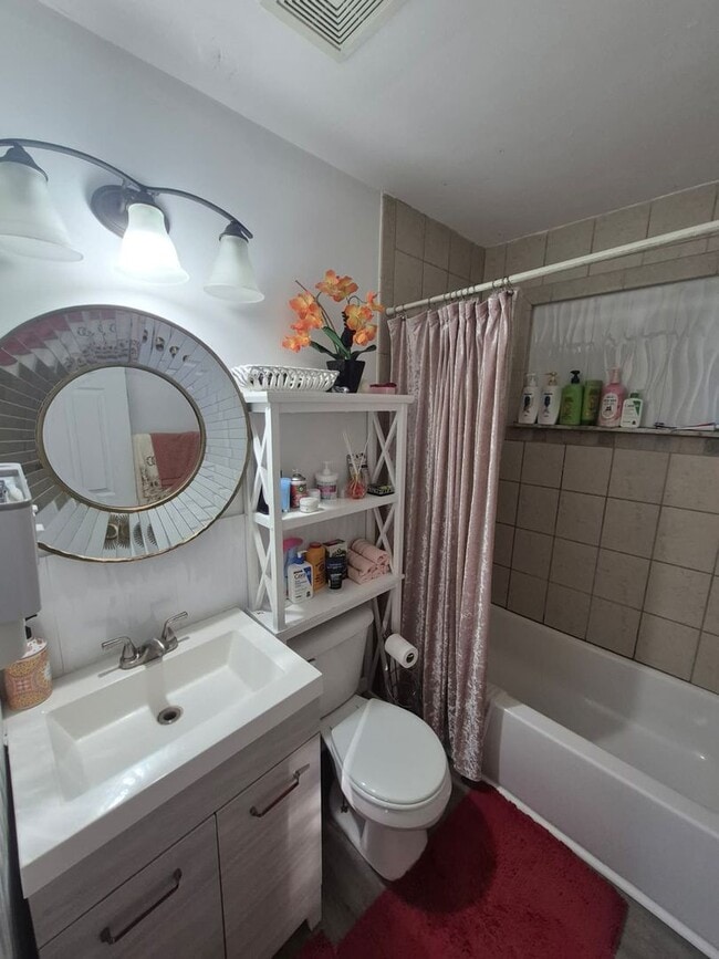 Building Photo - 65 Miriam Dr