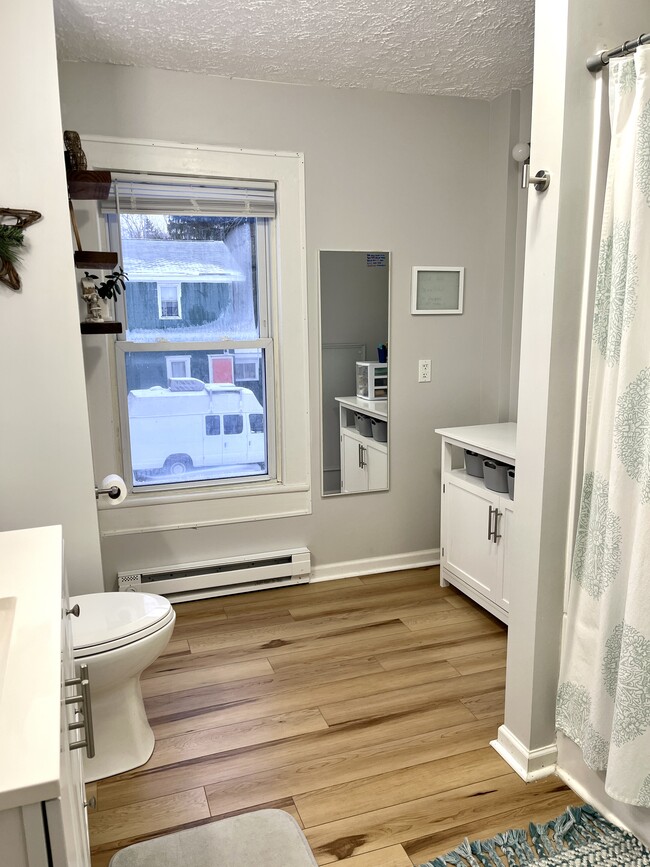 Spacious upstairs bathroom - 2148 Aurelius Road