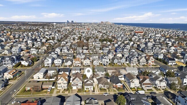 Building Photo - 115 N Sumner Ave