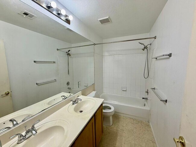 Building Photo - 7932 Seabourn Ct