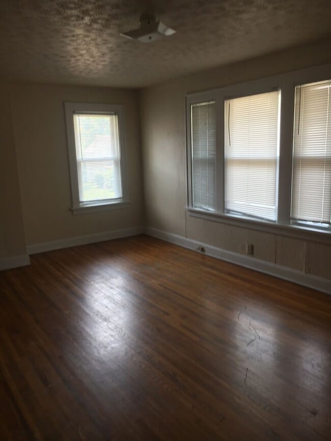 Building Photo - 2476 Adams Ave