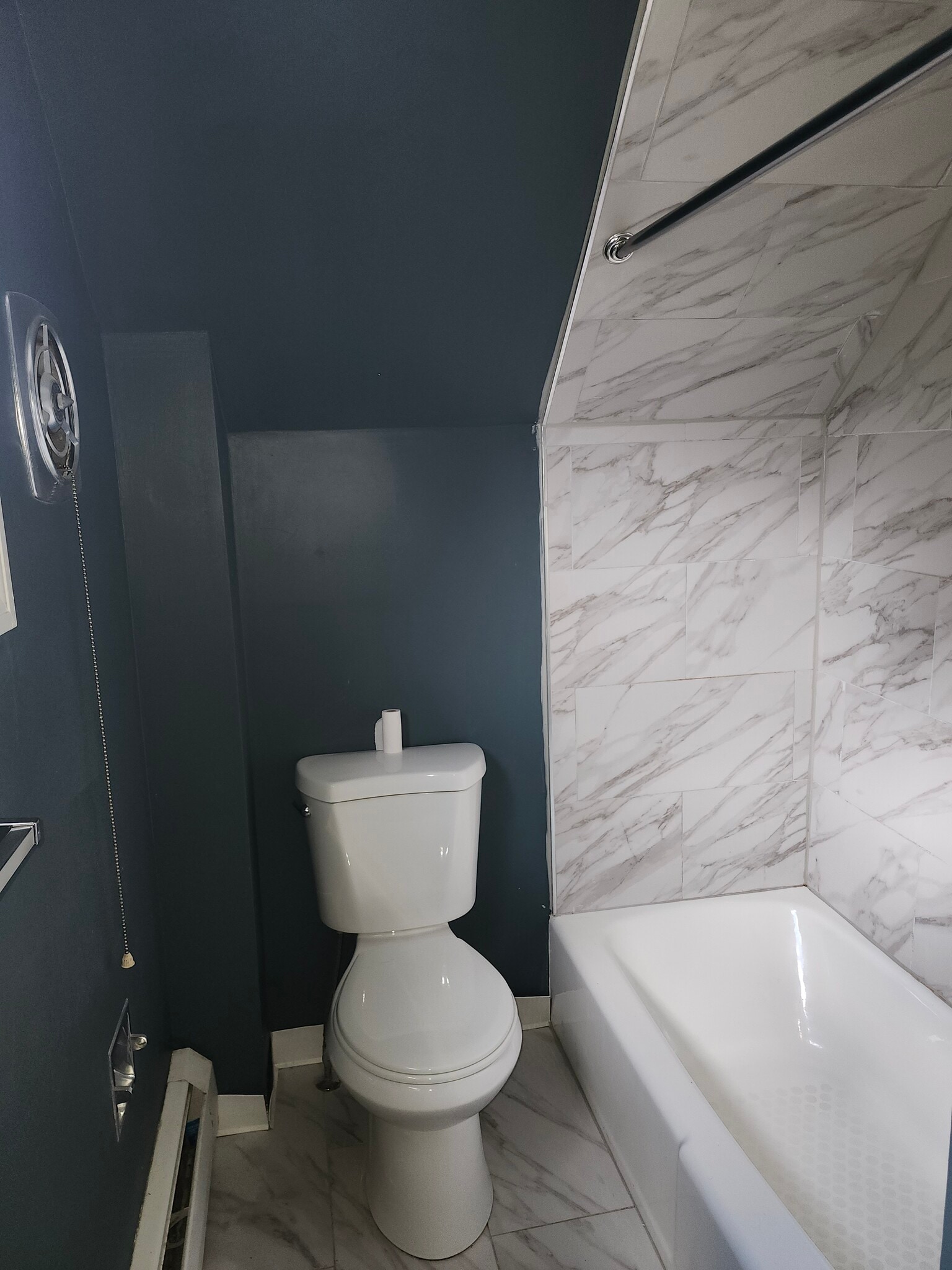 Full bathroom - 10 Abbott St