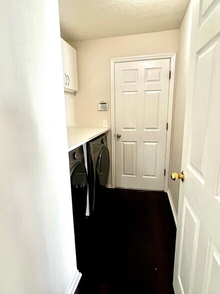 Building Photo - 18916 Randall Pl