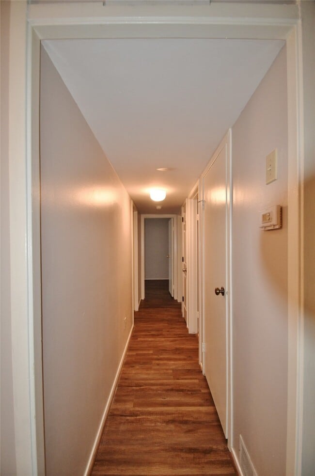 Building Photo - 83 Marabou Pl