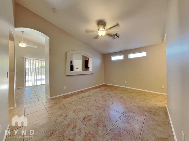 Building Photo - 12418 W Valentine Ave