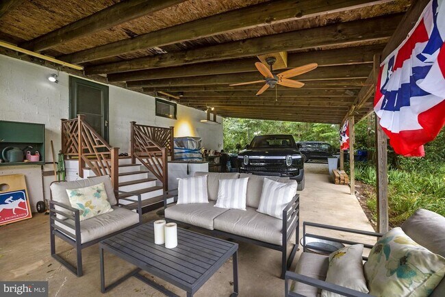 Building Photo - 35299 Snickersville Turnpike