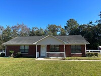 Building Photo - Newly Remodeled 4-Bedroom  Home