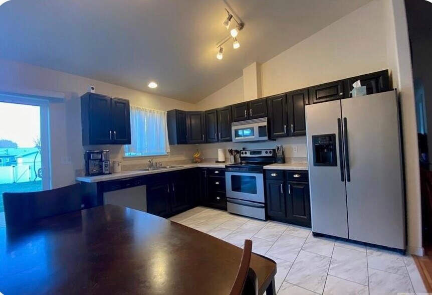 Building Photo - 4432 Lux Ave