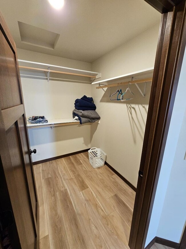 Building Photo - 2913 Armstrong St