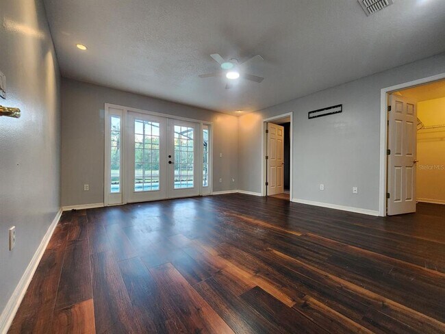 Building Photo - 1860 Ashland Trail