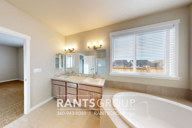 Building Photo - Steilacoom Ridge! Easy I5 Access!