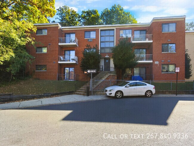 Building Photo - 4030 Livingston Rd SE