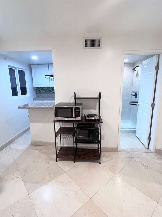 Building Photo - 22924 De Kalb Dr