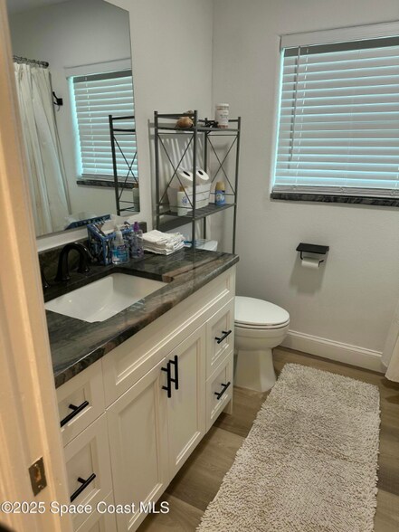 Building Photo - 574 Dianne Dr