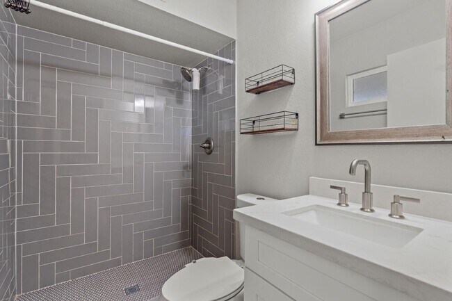 Building Photo - 15237 North 21st St