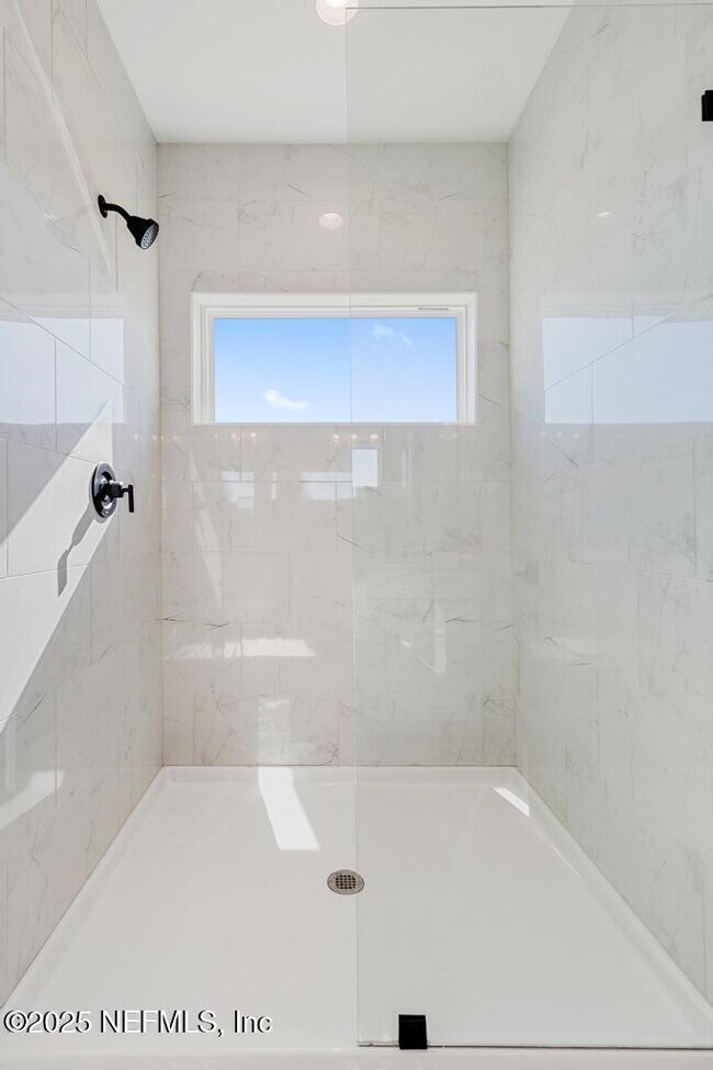 Building Photo - 27 Twilight Ln