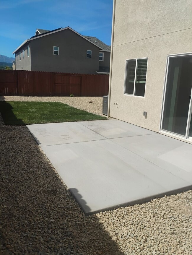 Building Photo - Welcome to this beautiful 4 Bedroom house you can call home!