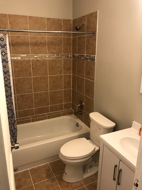 Hall Bath - 106 W Terrell St