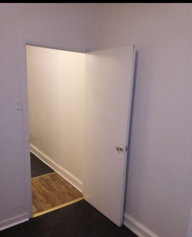 Building Photo - 2315 N Mutter St