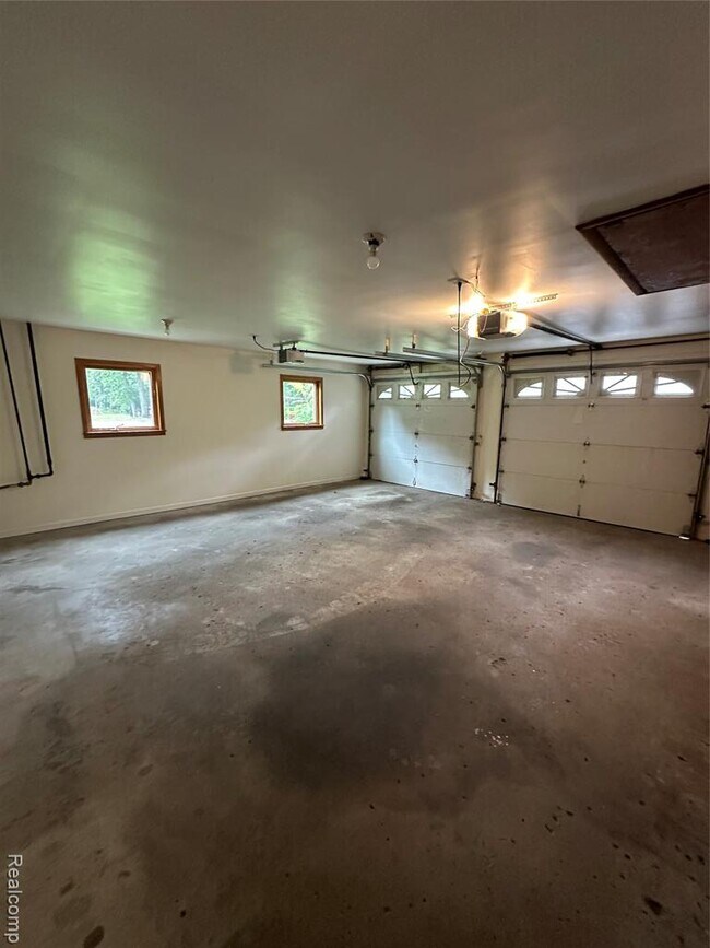 Building Photo - 6606 Vachon Ct