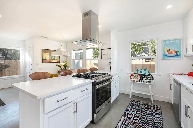 Building Photo - 4232 Verdugo Rd